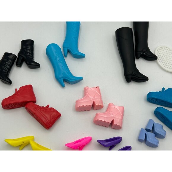 Barbie Doll Lot Boots Shoes Tennis Racket Stethoscope Chairs Camp Fire Beushes - Picture 6 of 8